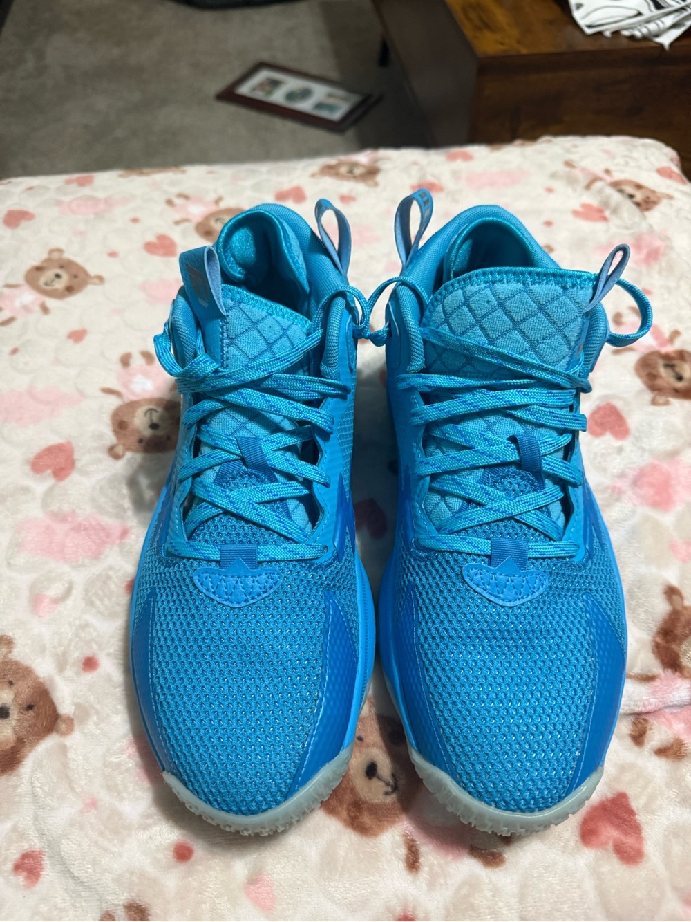 Adidas Dame 8